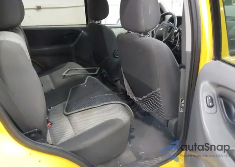 2003 Ford Escape Xlt z USA, uszkodzony, nr VIN 1FMYU93113KA13036